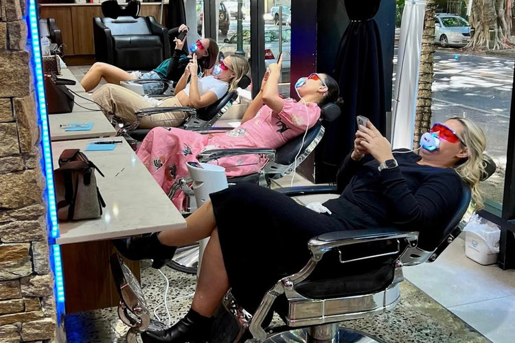 In-Studio vs Mobile Teeth Whitening Brisbane: Which Should You Book?